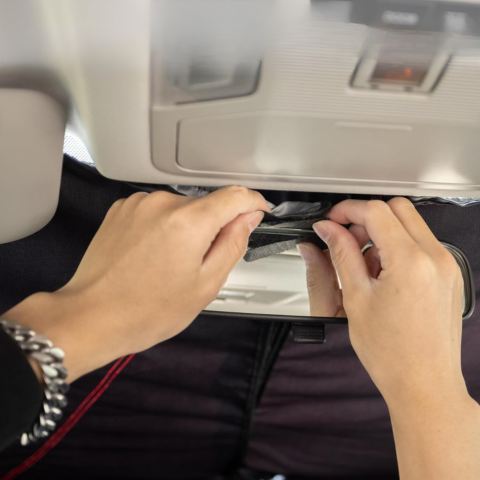 折りたたみ式サンシェード フロントガラス — 熱の軽減と簡単な取り付け