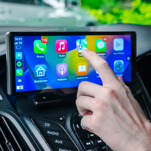 Langaton Multimedia-näyttö – Yhteys ja yksinkertaistettu navigointi