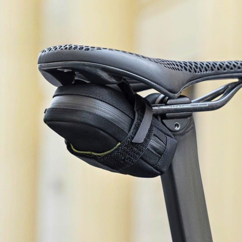 自転車用サドル下ポーチ — 軽量、耐久性があり、取り付けが簡単